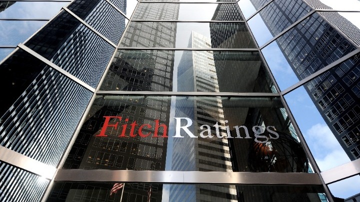 Ο οίκος Fitch διατηρεί το ΒΒΒ- με σταθερές προοπτικές για την Ελλάδα