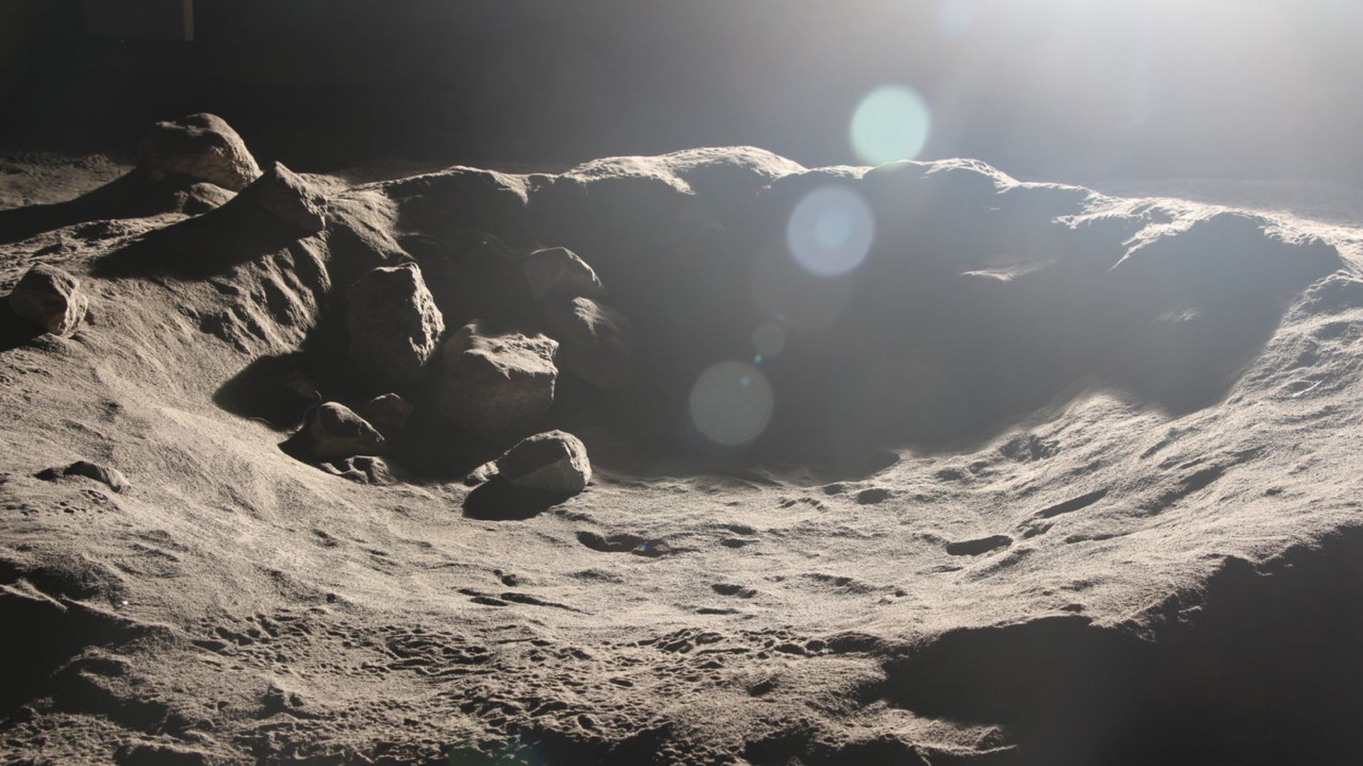 Εντοπίστηκε σπηλιά κάτω από την επιφάνεια της Σελήνης